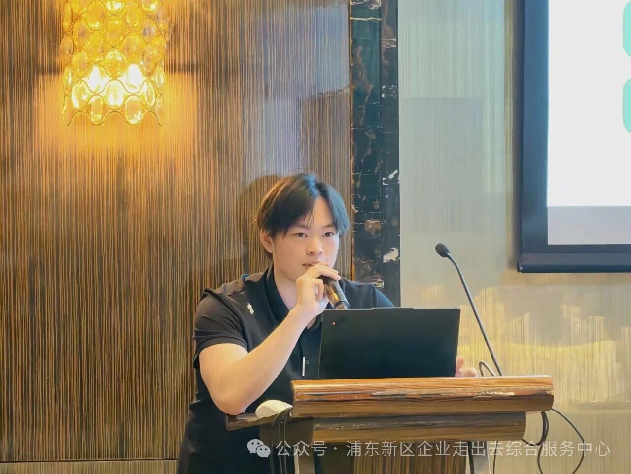 16回顾3.jpg 16回顾3.jpg